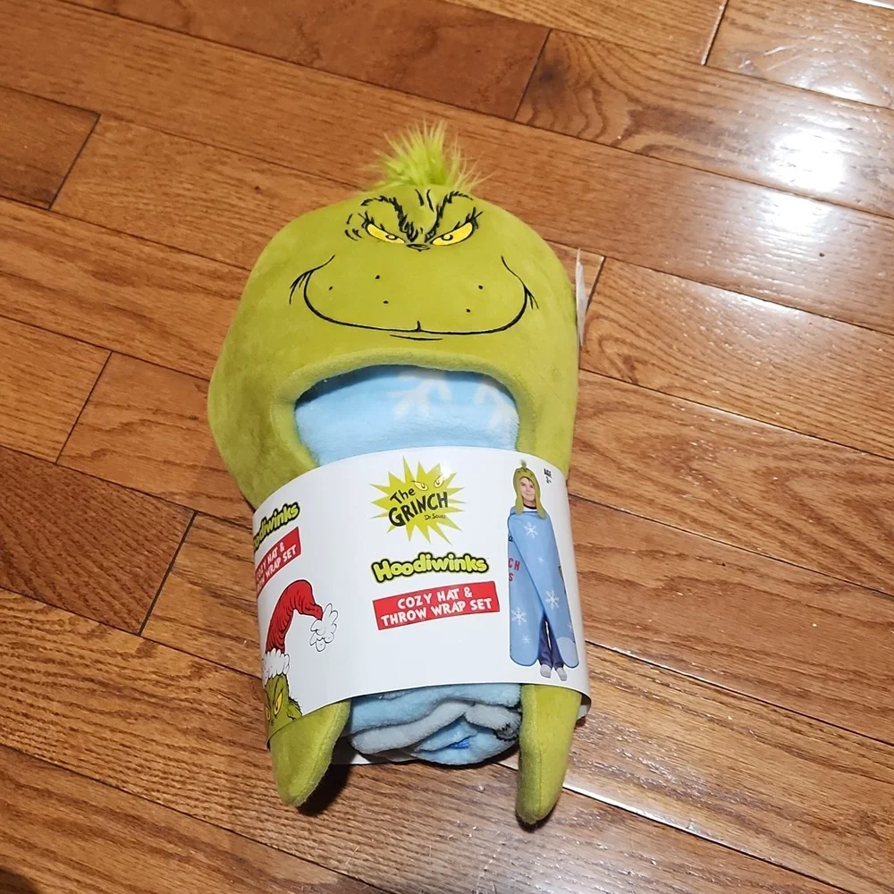 NEW The Grinch Green Hat & Throw Set, 60